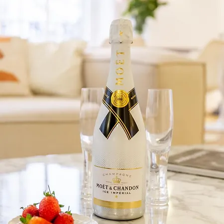 Apartament Maison Josephine Stunning Champs-elysees 3 Bedrooms *