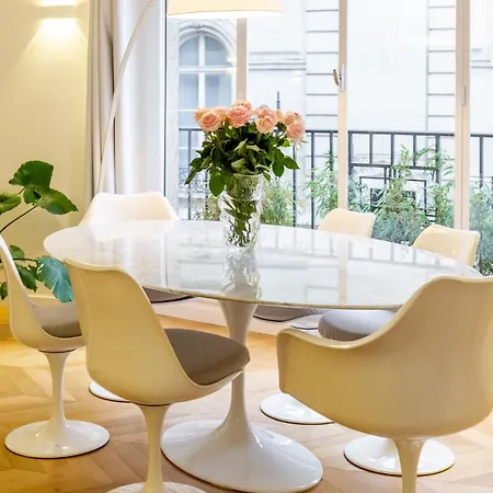 Maison Josephine Stunning Champs-elysees 3 Bedrooms Paryż