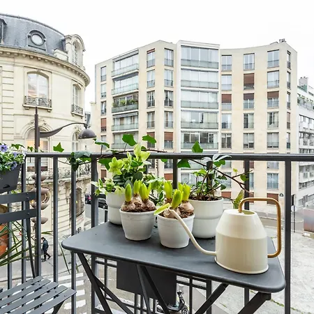 Apartament Maison Josephine Stunning Champs-elysees 3 Bedrooms