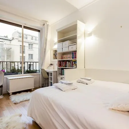 Maison Josephine Stunning Champs-elysees 3 Bedrooms * Paryż